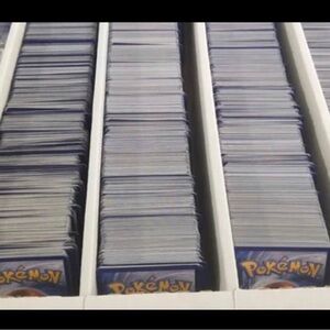 Bundle of 100 Pokemon cards!